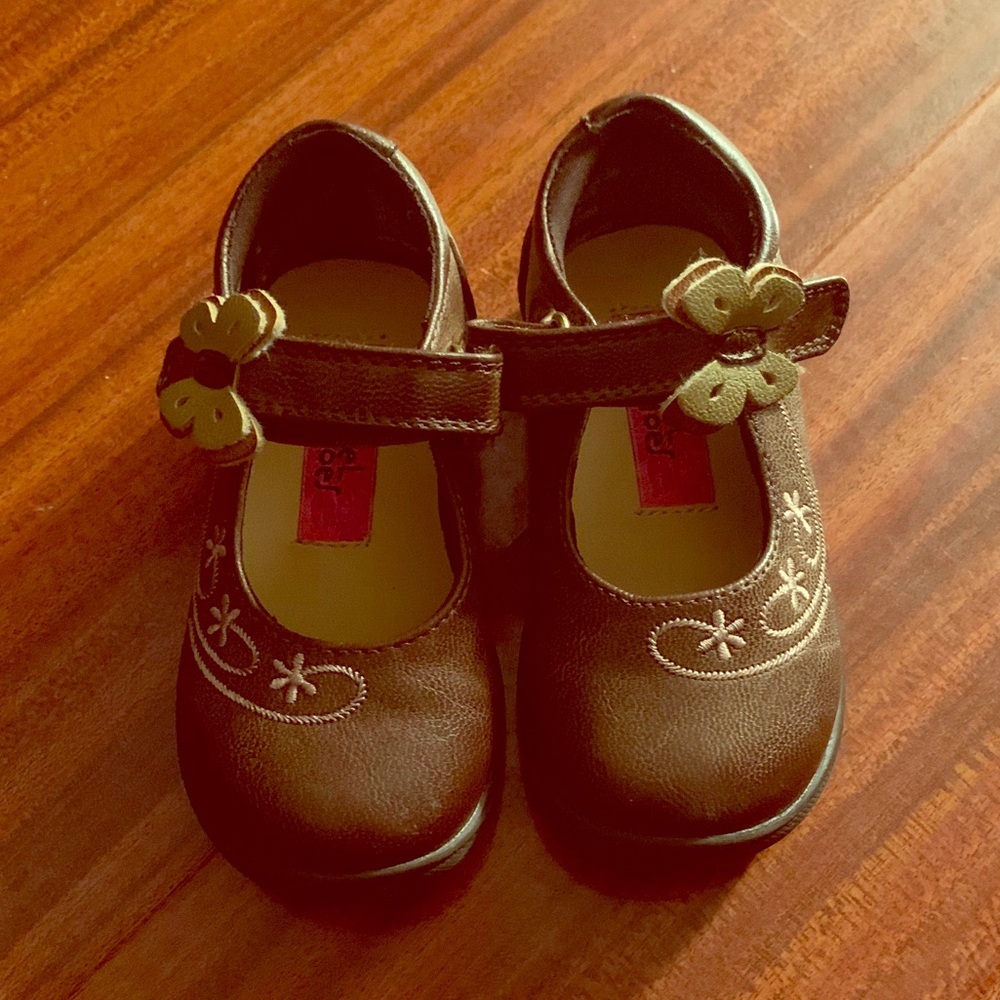 Girls  dress shoe